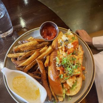 Hudson Grille - New American Near Me - White Plains, New York
