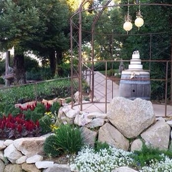 Gold Hill Gardens - Beautiful area for our cake - Bed & Breakfast Near Me - Newcastle, California Gold Hill Gardens - Beautiful area for our cake - Bed & Breakfast Near Me - Newcastle, California