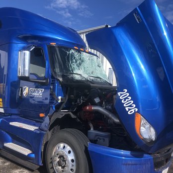 Astro Auto Glass - Before photo - Windshield Installation & Repair Near Me - Albuquerque, New Mexico