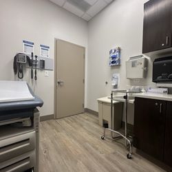UMC Quick Care - Blue Diamond - Exam room