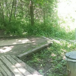 Well-established frisbee golf course!