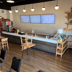 Sam Zaar Thai & Boba - Inside counter/store view