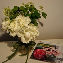 Westhampton Beach Indoor Winter Market - The prettiest Peonies from Pierpont Blossom Farm