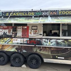 2 Castillos Mexican Food - What city is on the mural?