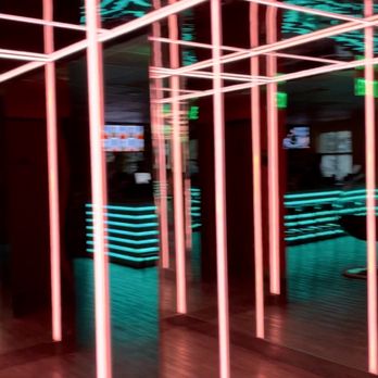 Pour Decisions - Mirror room! - Chicken Wings Near Me - Fort Worth, Texas