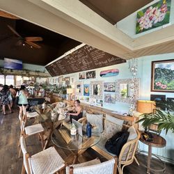 Island Brew Coffeehouse - Spacious, yet cozy, indoor seating