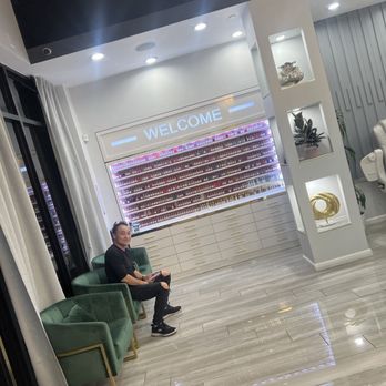 Royal Nail Lounge - Tony, nail tech - Nail Salons Near Me - Buckeye, Arizona