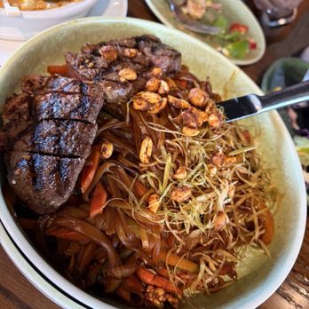 Grackle - Steak & spicy noodles - Cocktail Bars Near Me - Maple Grove, Minnesota