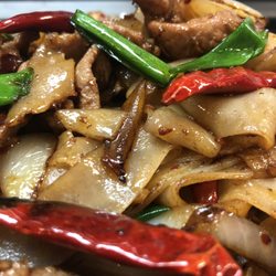 E Plus - 蒙古牛肉炒河粉