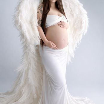 Polly Acioli Photography - Studio maternity session in Houston. Elegant fine art pregnancy portrait with dramatic angel wings. - Session Photography Near Me Polly Acioli Photography - Studio maternity session in Houston. Elegant fine art pregnancy portrait with dramatic angel wings. - Session Photography Near Me