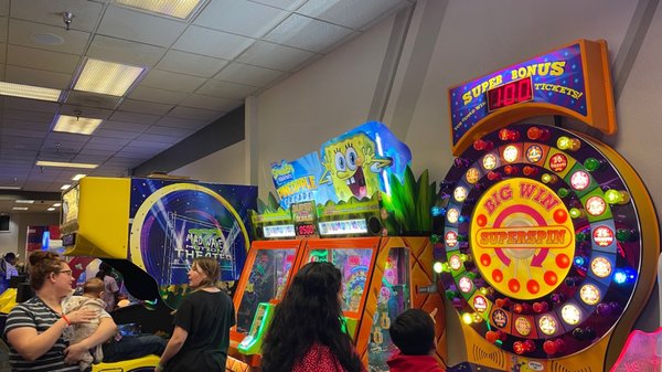 Chuck E. Cheese by null