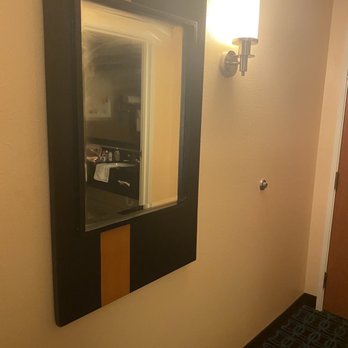 Fairfield by Marriott Inn & Suites Amarillo West/Medical Center - Mirror - Hotels Near Me - Amarillo, Texas