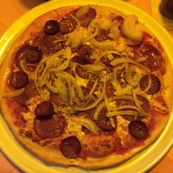 Pizzeria Pizza bei Carlo - Pizza Venezia mit Paprika Salami