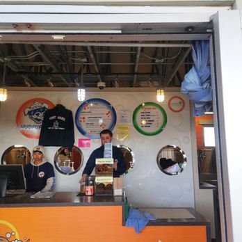 Mudpuppy's Tub & Scrub - The polite cashier - Pet Groomers Near Me - Richmond, California Mudpuppy's Tub & Scrub - The polite cashier - Pet Groomers Near Me - Richmond, California