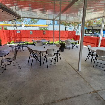 Causeway - Patio1 - Bars Near Me - Metairie, Louisiana