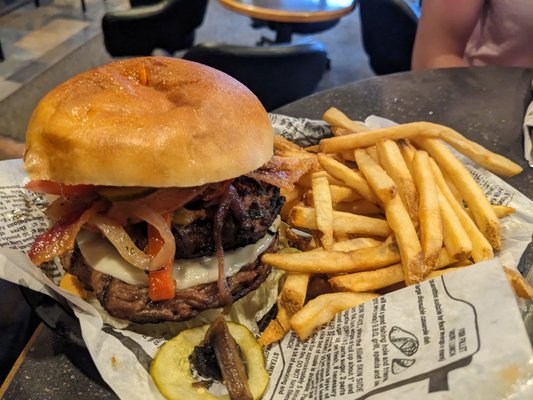 Whistle Stop Pub by null