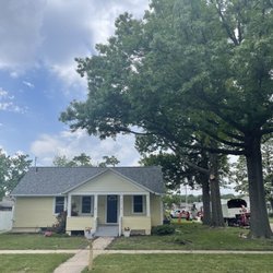 Sperling Tree Service - Did a beautiful job taking off large branches without hitting the house
