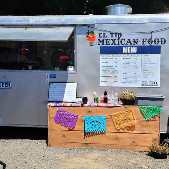 Back Alley Food Cart Corral - El Tio Mexican food cart... and it smelled so good! - Food Trucks Near Me - Eugene, Oregon Back Alley Food Cart Corral - El Tio Mexican food cart... and it smelled so good! - Food Trucks Near Me - Eugene, Oregon