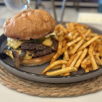 Greer Southern Table - Smash Patty Burger - Southern Near Me - Norwalk, Connecticut
