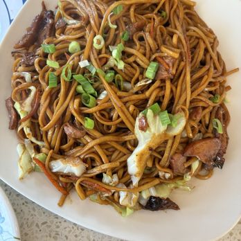 Dim Sum World - Chicken chow mein - Dim Sum Near Me - Monterey Park, California Dim Sum World - Chicken chow mein - Dim Sum Near Me - Monterey Park, California