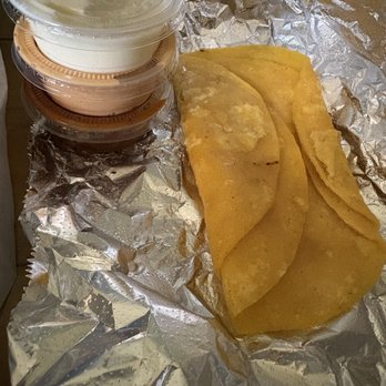 LA Granja Rotisserie - Warm tortillas and dipping sauce - Chicken Shop Near Me - View Park, California