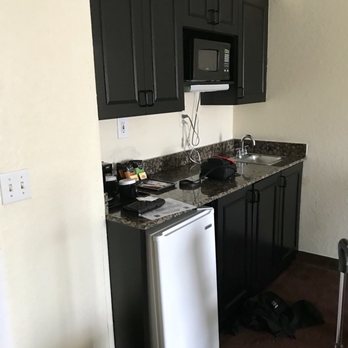 Clarion Inn & Suites Central Clearwater Beach - Hotels Near Me - Clearwater, Florida