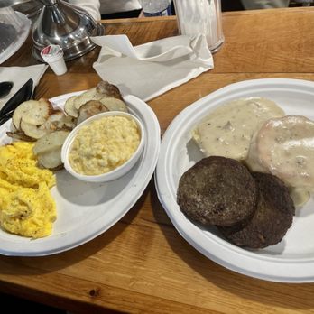The Country Boy - Fluffy biscuits and good gravy! - American Near Me - Franklin, Tennessee The Country Boy - Fluffy biscuits and good gravy! - American Near Me - Franklin, Tennessee