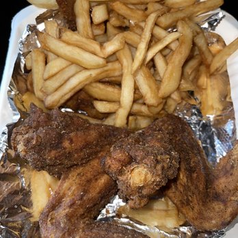 Macho's Street Kitchen - Fried Chicken Wings & fries.. mmm - Food Trucks Near Me - Glen Burnie, Maryland Macho's Street Kitchen - Fried Chicken Wings & fries.. mmm - Food Trucks Near Me - Glen Burnie, Maryland
