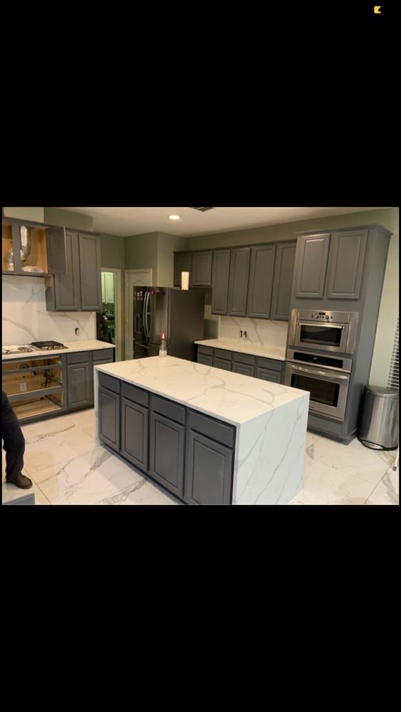 Crowns Quartz - countertop fabricator in Dallas, TX