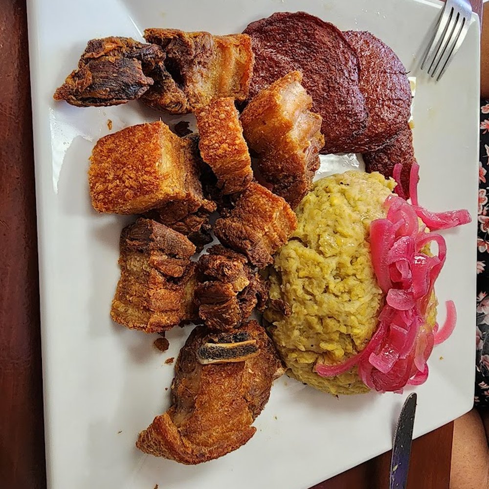 Deleite Mixto - Mangu, chicharrones de puerco y salami - Latin American Near Me - Fairfield, New Jersey Deleite Mixto - Mangu, chicharrones de puerco y salami - Latin American Near Me - Fairfield, New Jersey