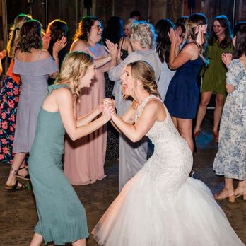 Cherry Barc Farm - Fun weddings in Michigan - Venues & Event Spaces Near Me - Vermontville, Michigan