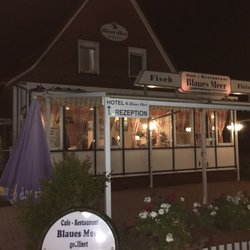 Restaurant Blaues Meer - Das Restaurant in der abendlichen Dunkelheit