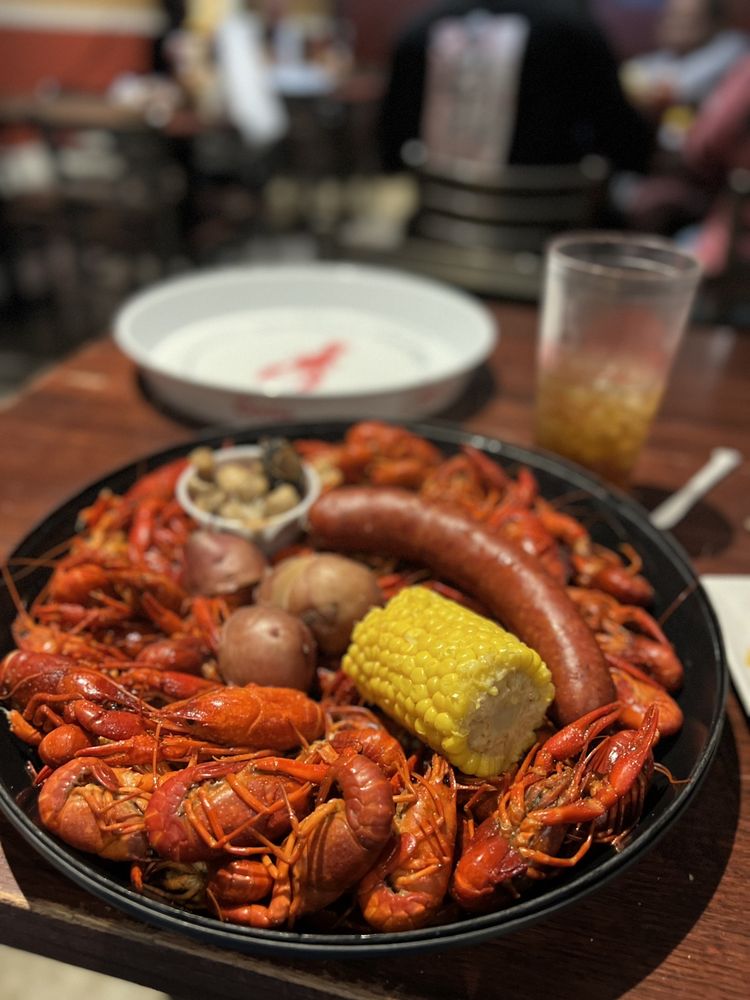 JANE’S SEAFOOD & CHINESE RESTAURANT near you at 1201 Jane St, New