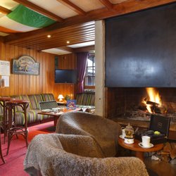 Hôtel du Bourg - Le pub de l'hotel du Bourg