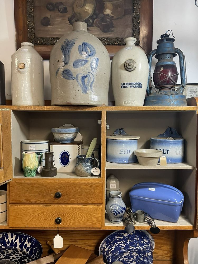 BARNESVILLE ANTIQUE MALL Updated September 2024 71 Photos 202 N