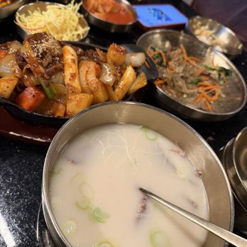 Daeho Kalbijjim & Beef Soup - Mini Kalbijjim, soup forgot the name haha - Korean Near Me - Concord, California Daeho Kalbijjim & Beef Soup - Mini Kalbijjim, soup forgot the name haha - Korean Near Me - Concord, California