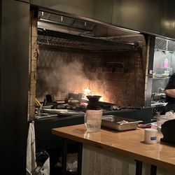 Hoogan et Beaufort - Wood oven central to everything here