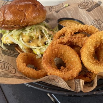 Swig - Double smash burger and onion rings - Bars Near Me - Perrysburg, Ohio Swig - Double smash burger and onion rings - Bars Near Me - Perrysburg, Ohio
