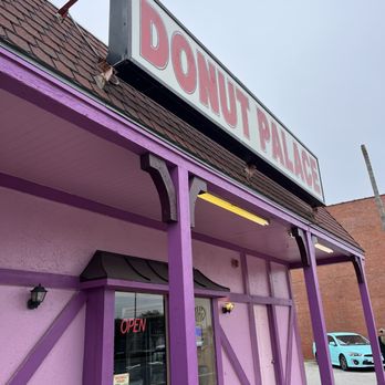 Donut Palace - Their signage - Donuts Near Me - Galveston, Texas Donut Palace - Their signage - Donuts Near Me - Galveston, Texas