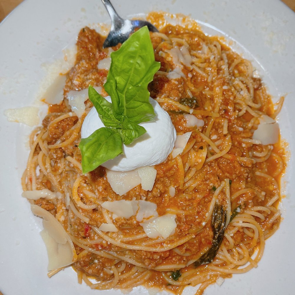 Tuttorosso Restaurant & Pizzeria
