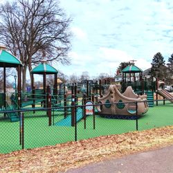 Reeves Park - Reeves Park -- MEGA COOL PLAYGROUND!!!!