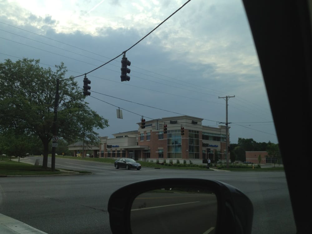 FIRST FINANCIAL BANK 4391 Far Hills Ave, Dayton, Ohio Banks