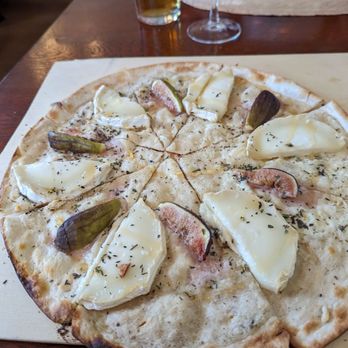 Münsterplatz - Fig, goat cheese and honey flammekuchen - Landmarks & Historical Buildings Near Me - Villingen-Schwenningen, BW