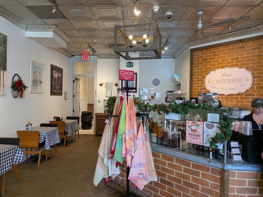 Lisa's Creperie & Cafe by null