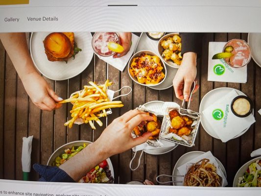 Wahlburgers by null
