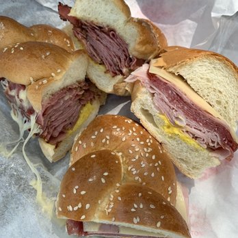 Zytynsky's Deli - Special sandwich and smoked meat sandwich - Delis Near Me - Montreal, Quebec Zytynsky's Deli - Special sandwich and smoked meat sandwich - Delis Near Me - Montreal, Quebec