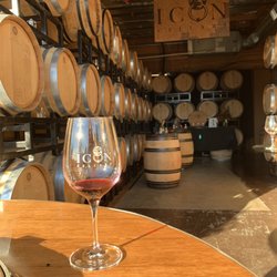 Icon Cellars - Sunshine, great wine and music