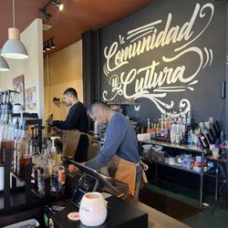 Cafe con Arte - Owner and Breises is behind the bar