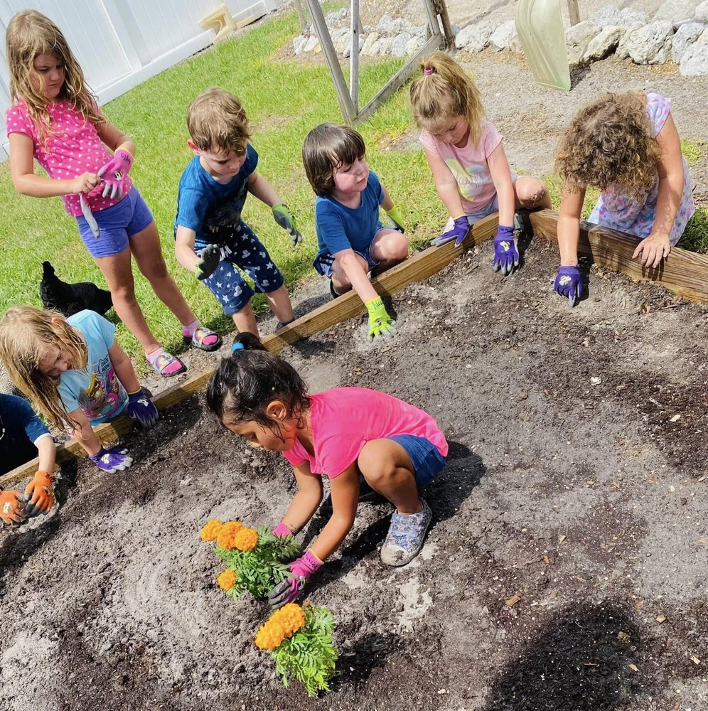 Bestday Care Children Center - childcare center in Fort Myers, FL