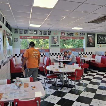 Boomarang Diner - Breakfast & Brunch Near Me - Mustang, Oklahoma